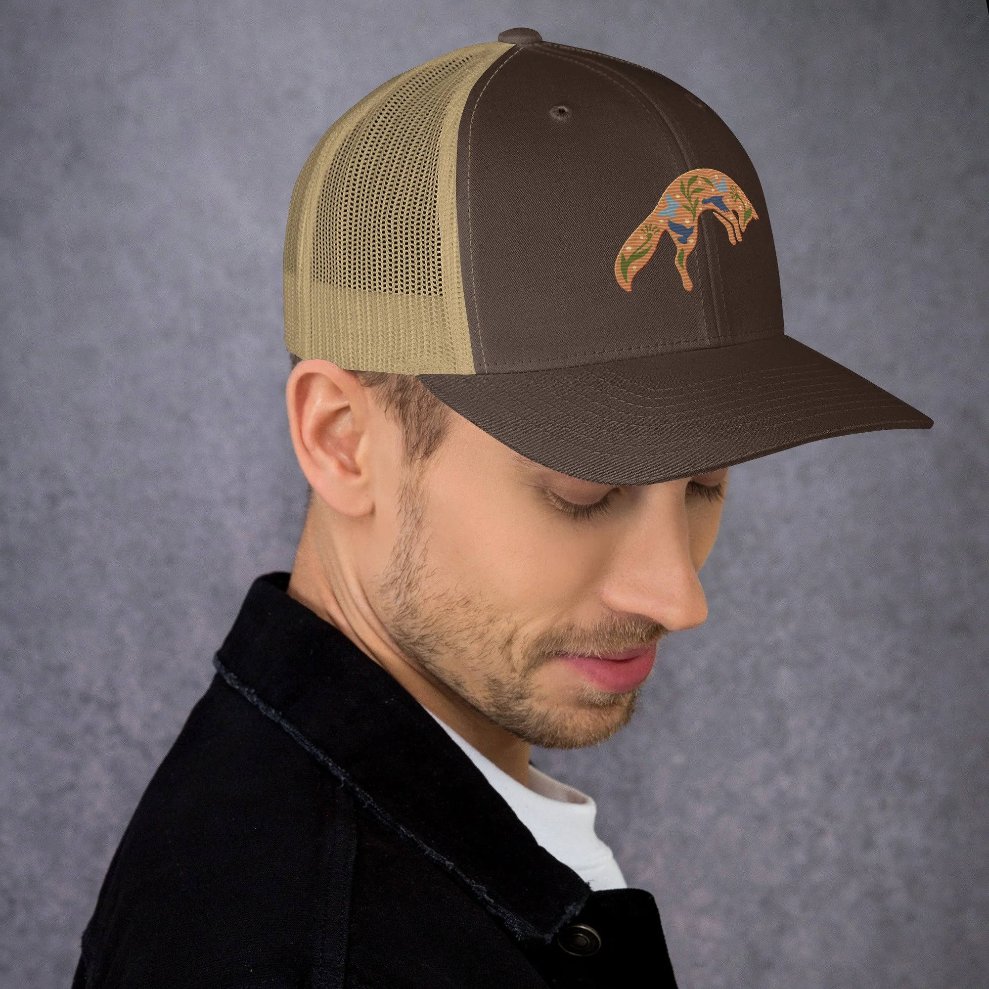 retro-trucker-hat-brown-khaki-right-67d1d9f8212df.jpg