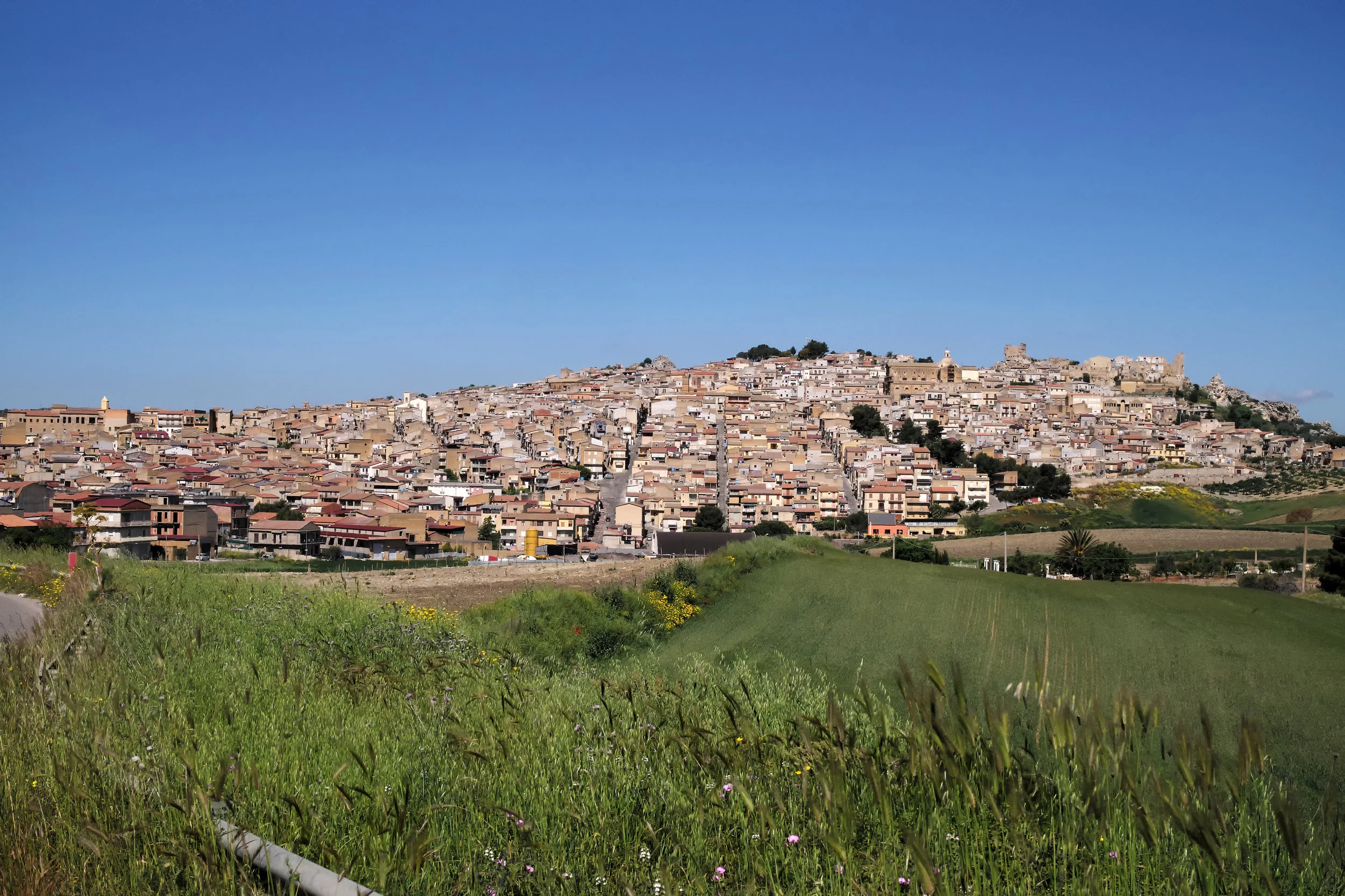 The village of Pietraperzia