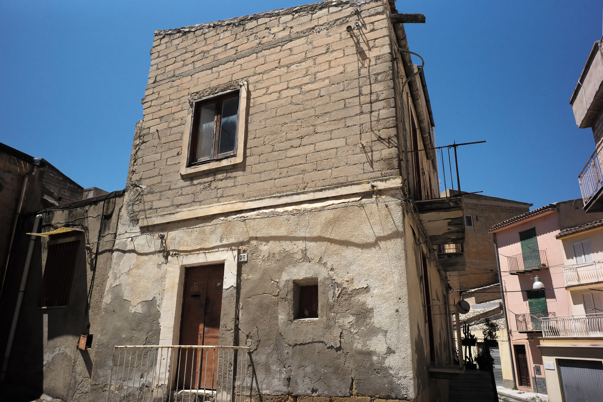 Giuseppe Alba's former home in Pietraperzia