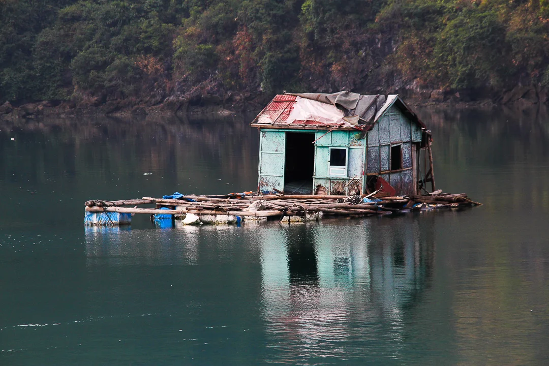 Vietnam Floating House 1.jpg