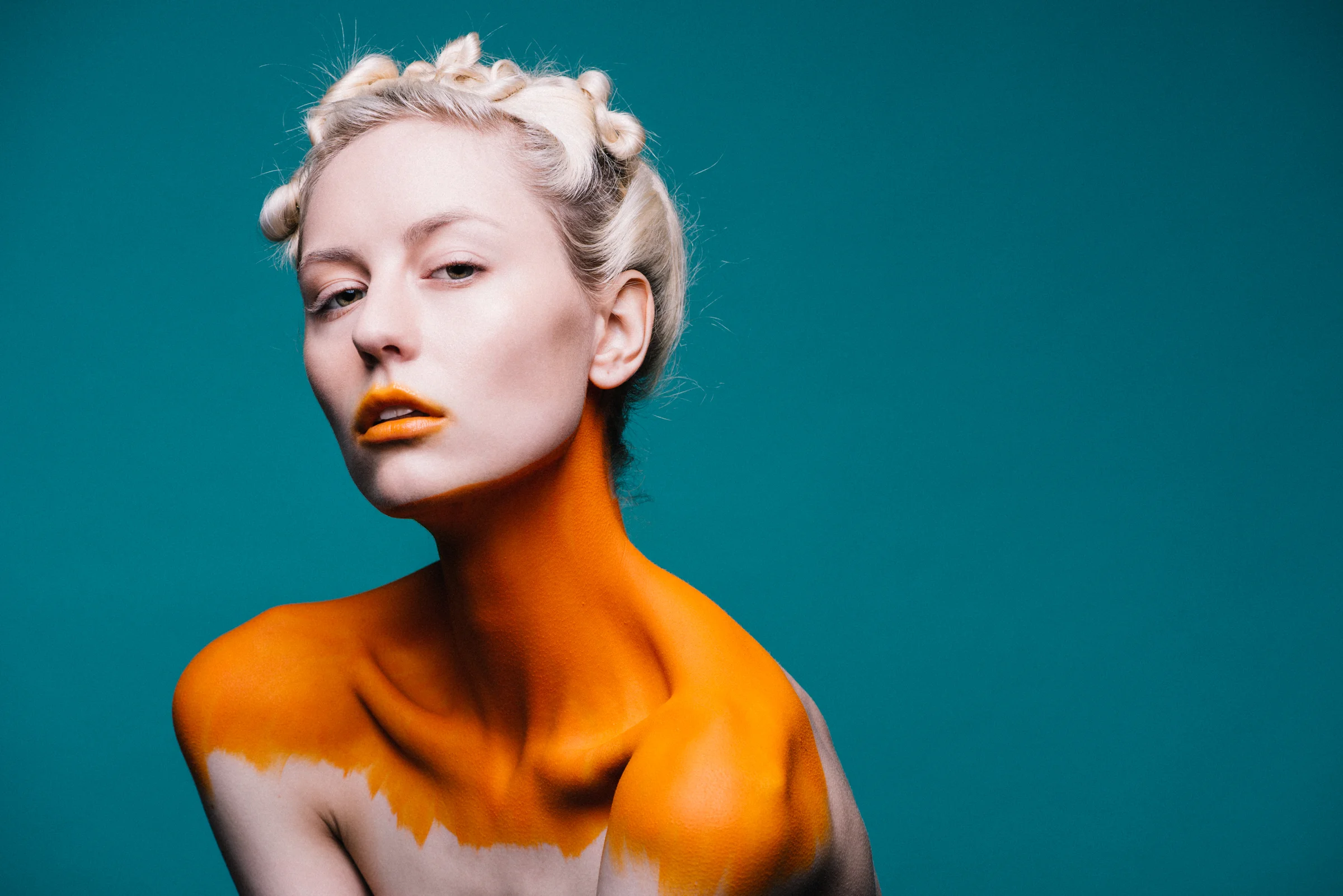  Model: @haleythonen 
Makeup by @graffitima
.
.
.
.
#model #california #comercialphotographer #location #studio #makeup #youth #california #nikonlove 