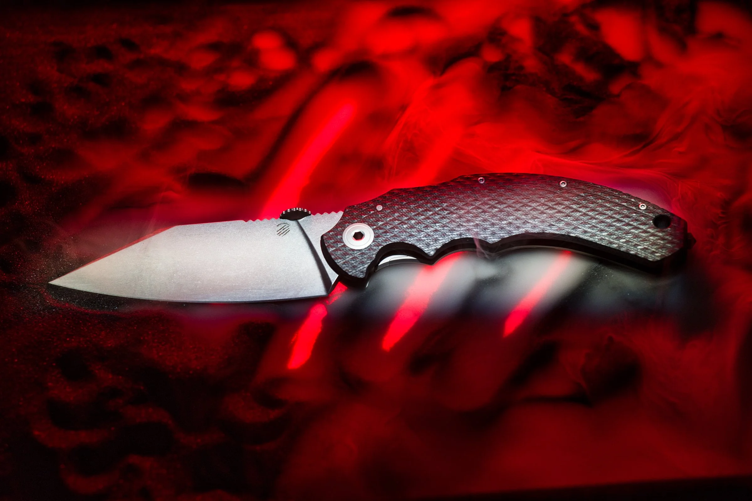 Embracing the Artistry: A Personal Journey in Photographing Custom Knives!