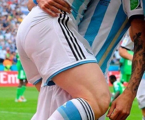  Lionel Messi's butt