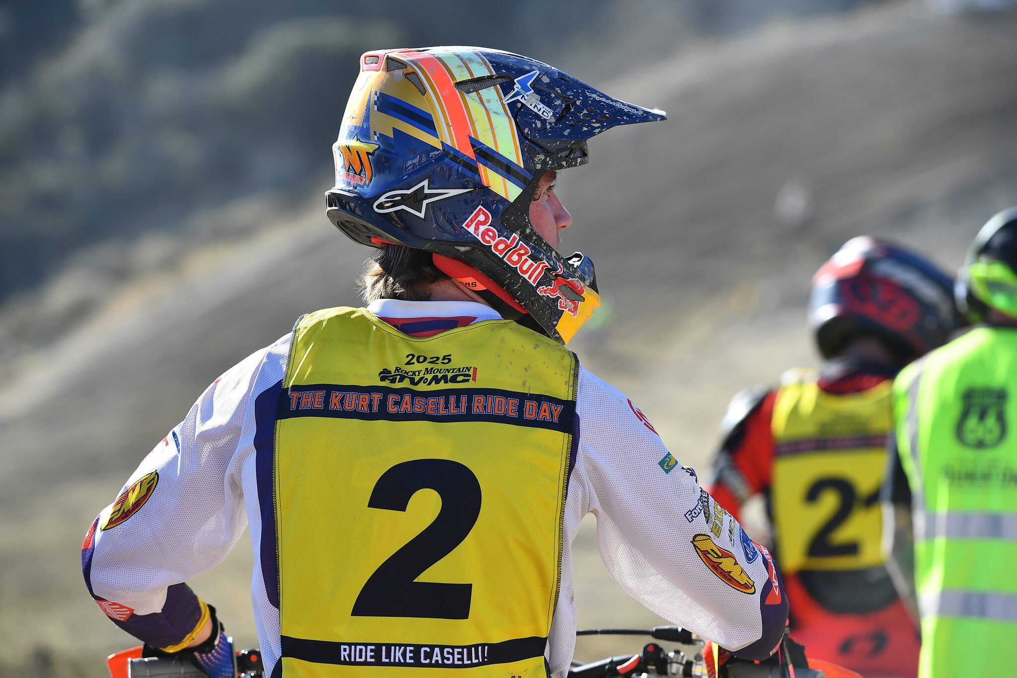 03_rider-bib-closeup_web.jpg