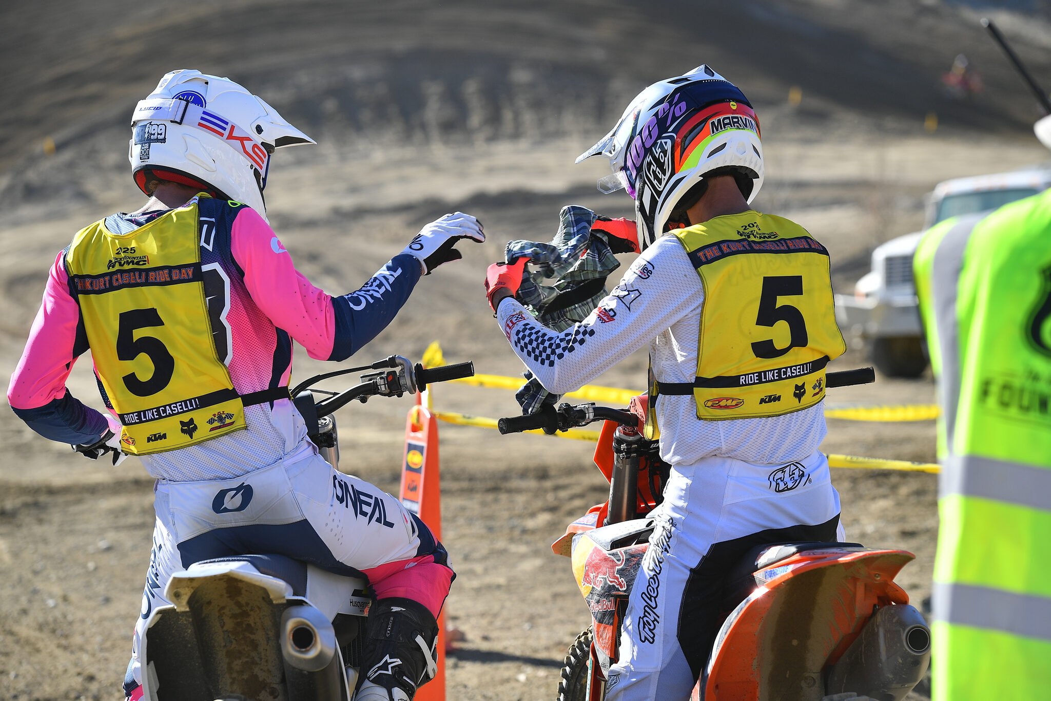 05_riders-at-the-line_web.jpg