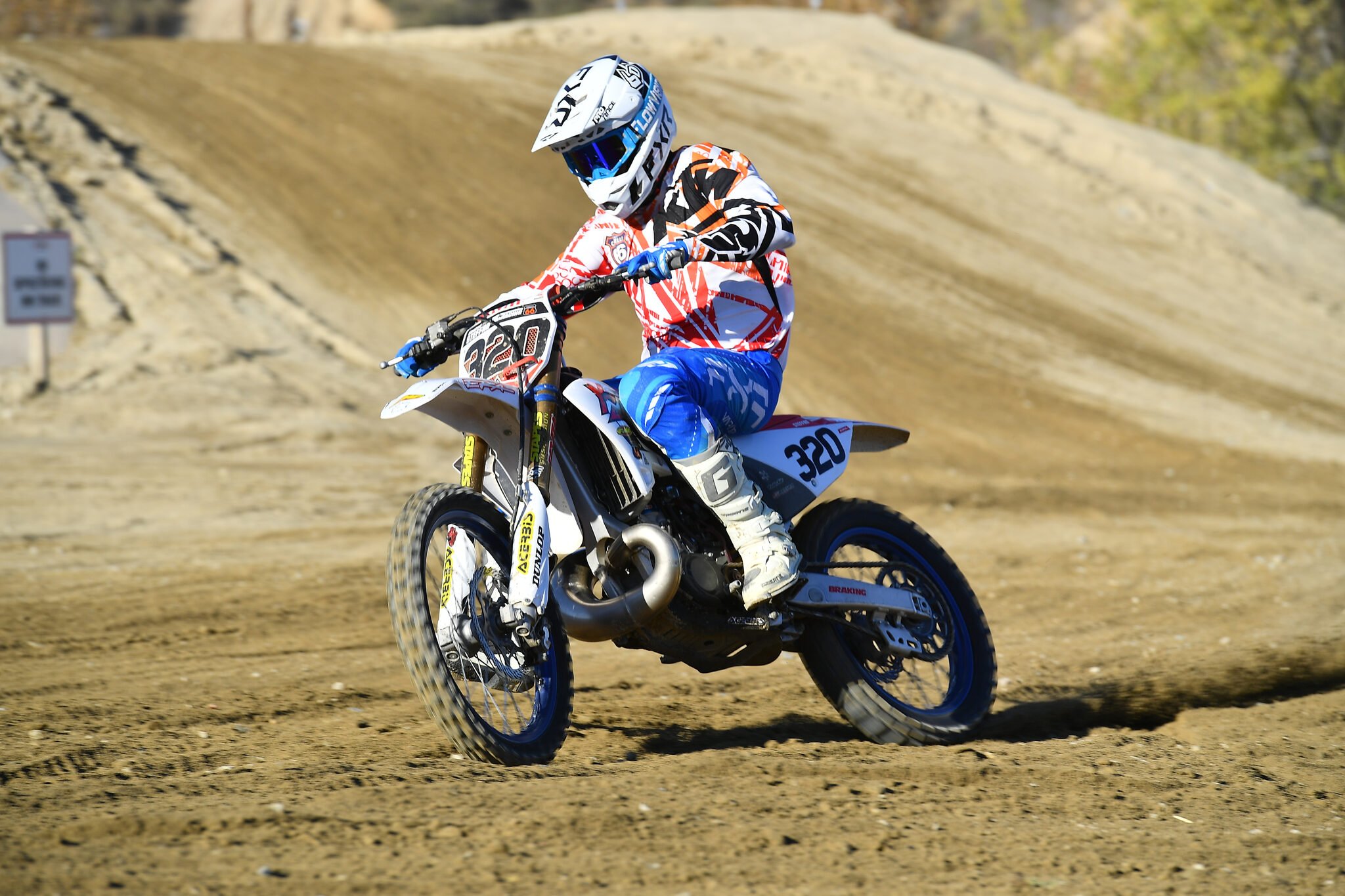 07_young-rider-track_web.jpg