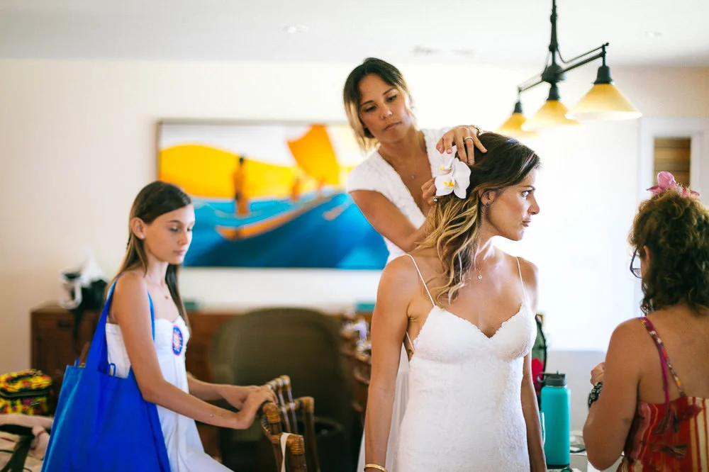 Tunnels Beach Wedding-5.jpg