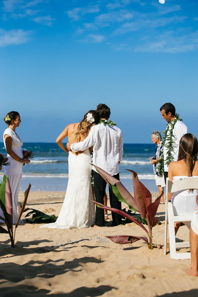 Tunnels Beach Wedding-17.jpg