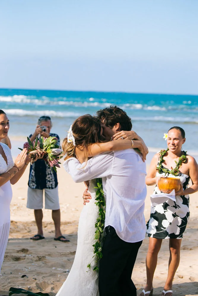 Tunnels Beach Wedding-25.jpg