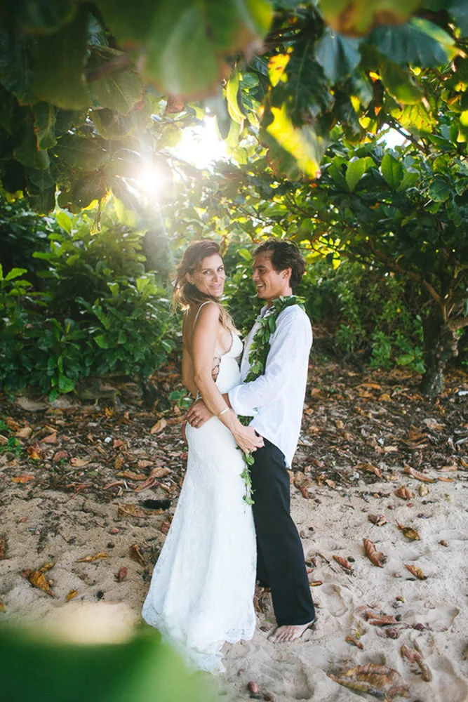 Tunnels Beach Wedding-33.jpg