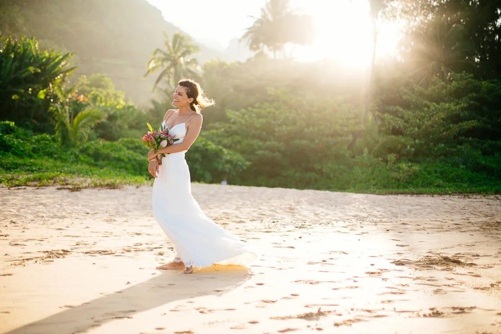 Tunnels Beach Wedding-50.jpg