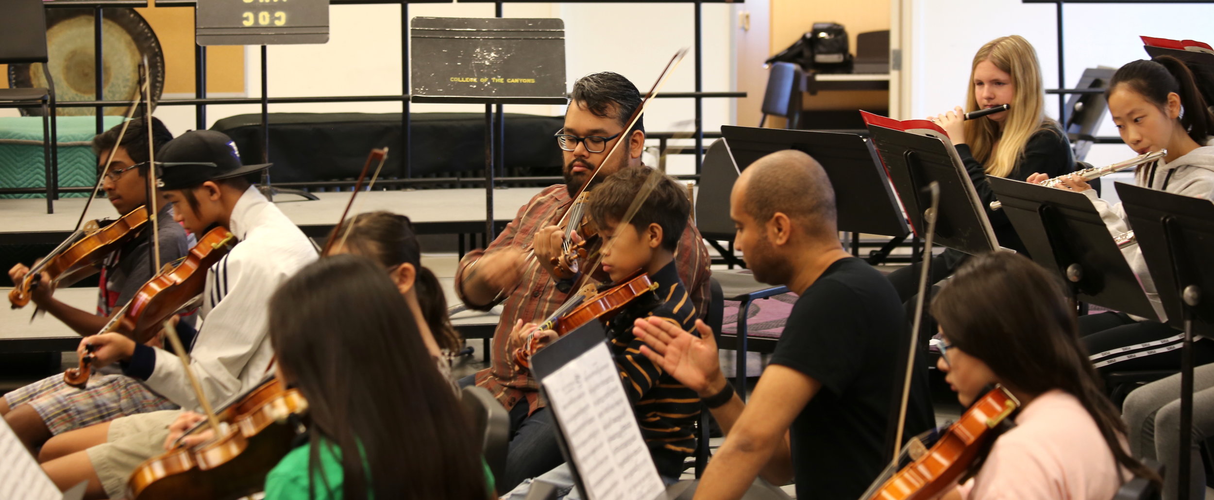 Vijay Gupta, LA Philharmonic violinist, rehearses with SCVYO