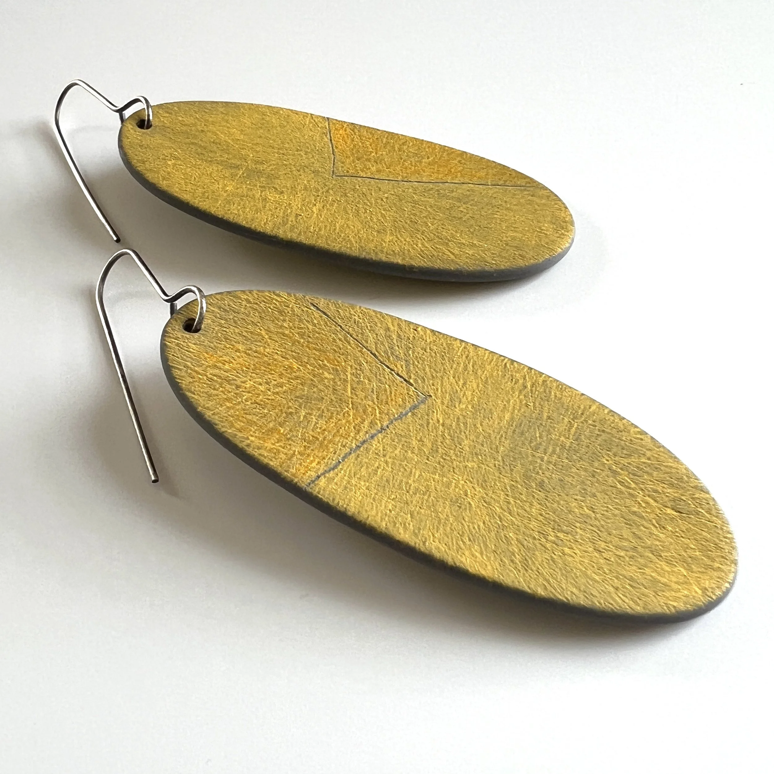 yellow-etched-dangle-earrings.JPG