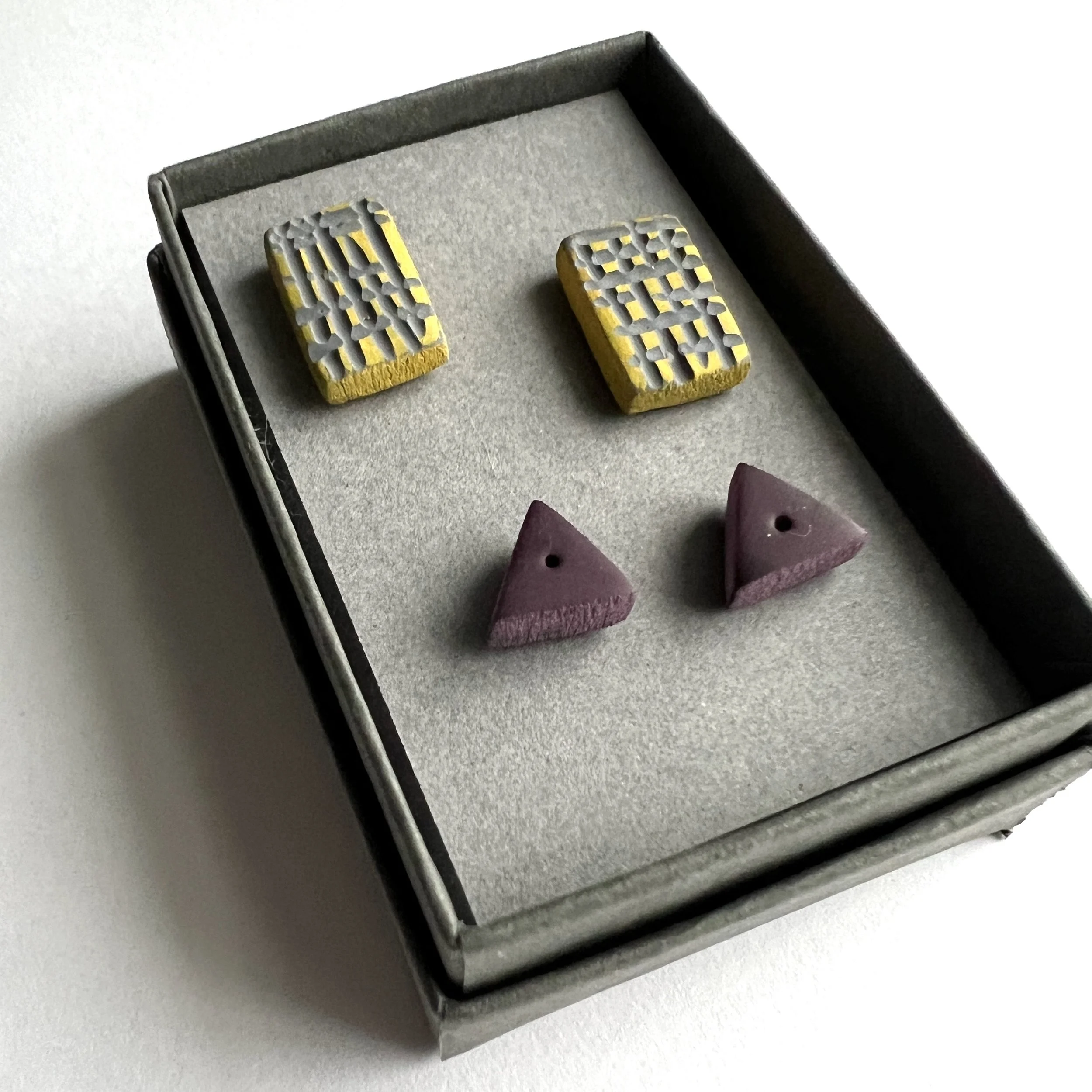 yellow-wine-earring-gift-box-set.JPG