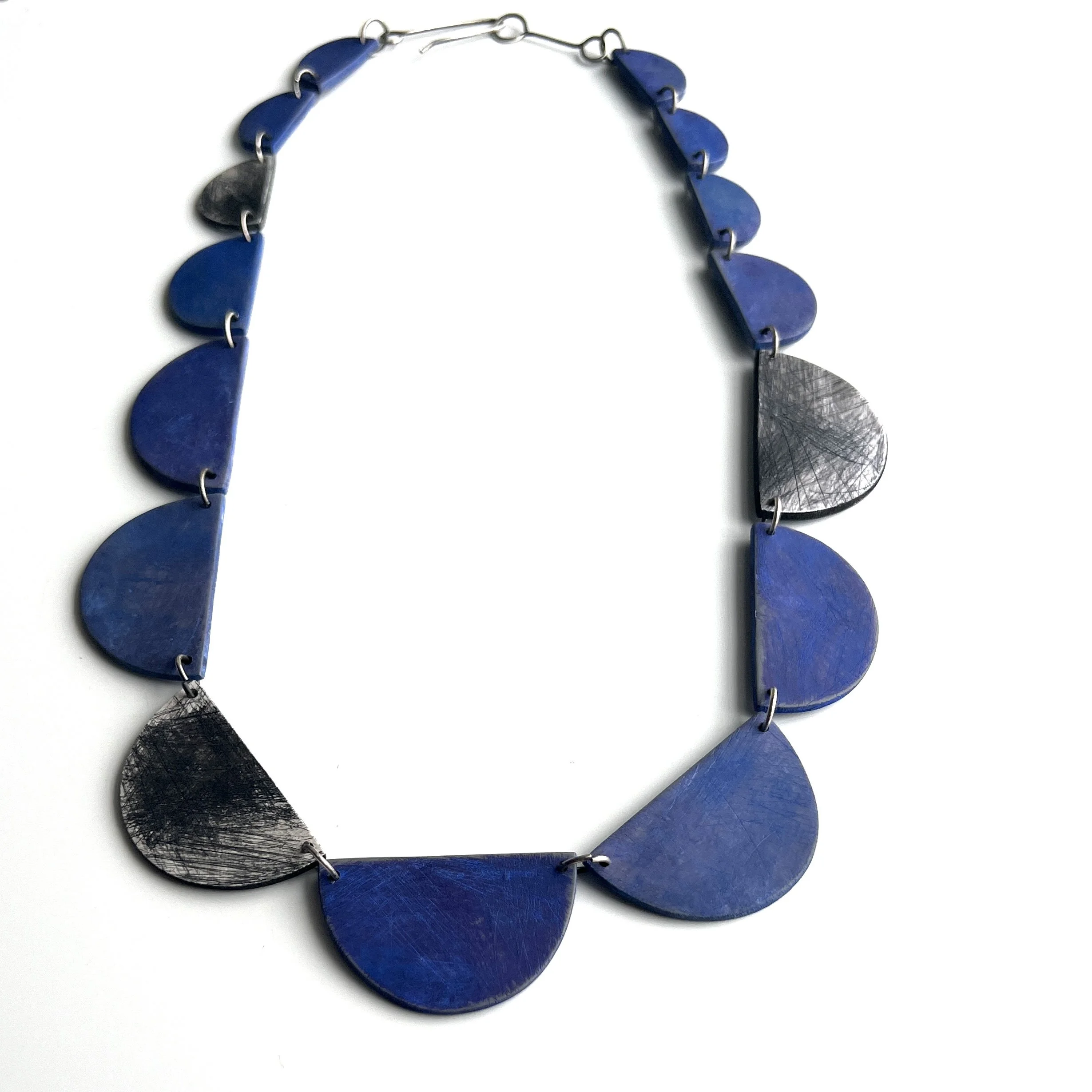 blue-circle-necklace.JPG