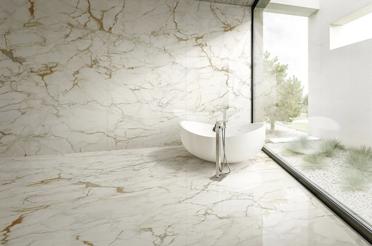  Floor and walls: Calacatta Macchia Veccia  