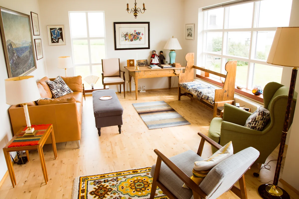Dark Stripe AirBNB Iceland-1.jpg
