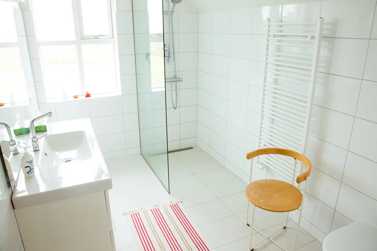 Dark Stripe AirBNB Iceland-3.jpg