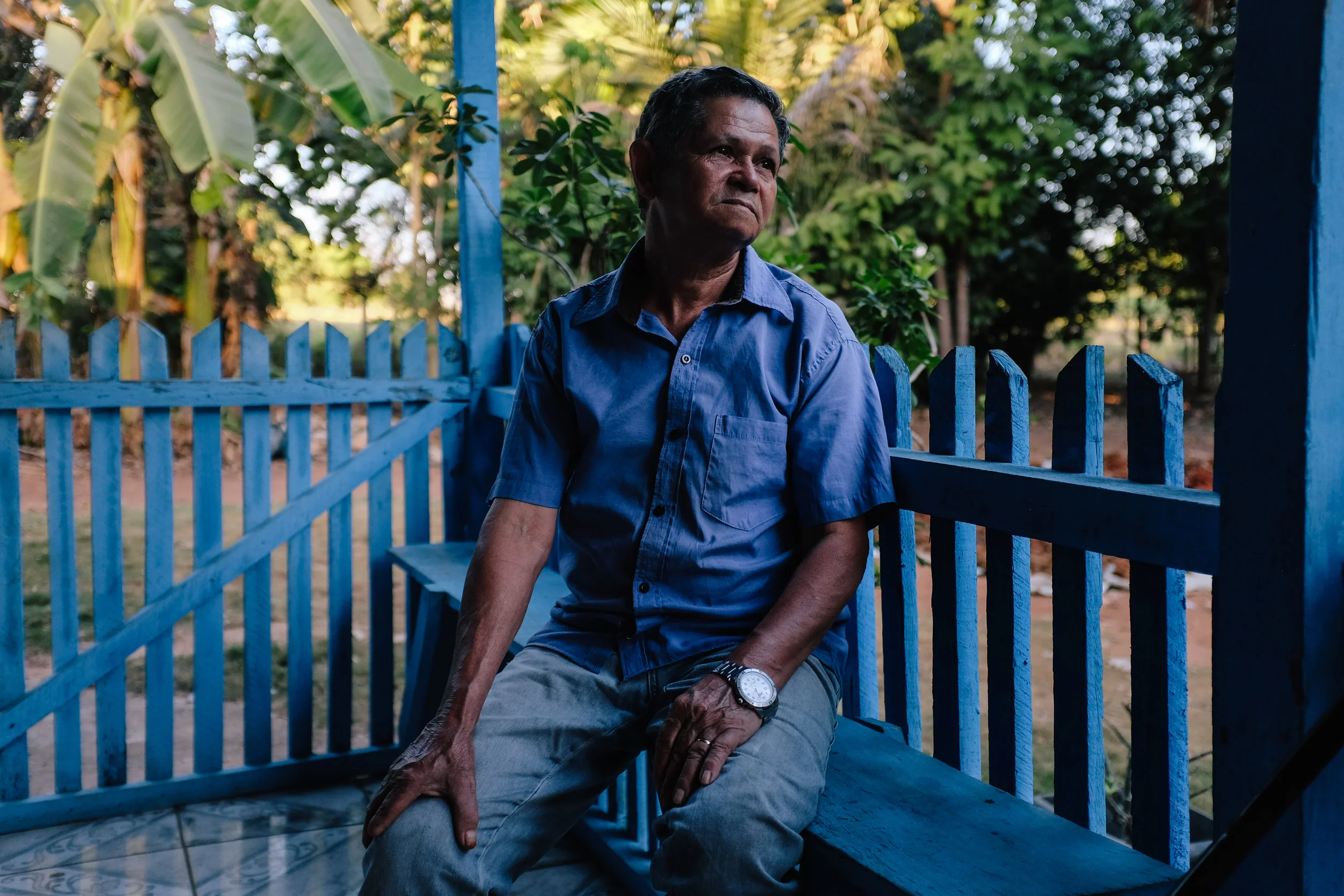 Moacir, also originally from the southern state of Paraná, looks out from his porch in Carlinda. Since he began working with agroforestry ten years ago, he has planted nearly 85% of his property through this technique. “I will never go back to the way it once was”, he says, “when we moved here the soil was so bad we couldn’t produce anything”.