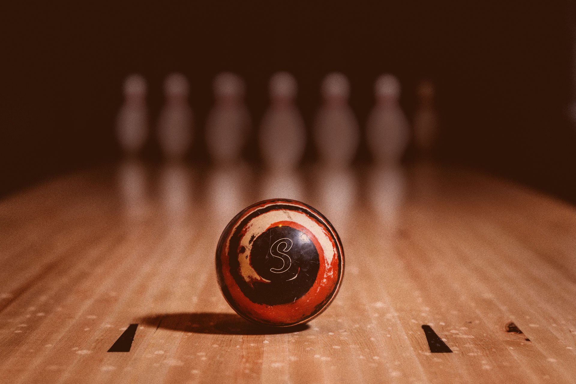 shortys_bowlingball.jpg