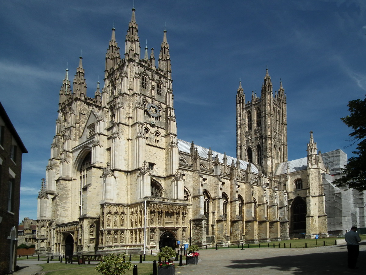 Canterbury,_Canterbury_cathedral_01.JPG
