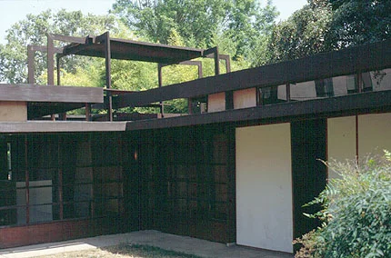 Exterior Showing the rooftop sleeping balcony. Photo from galinsky.com