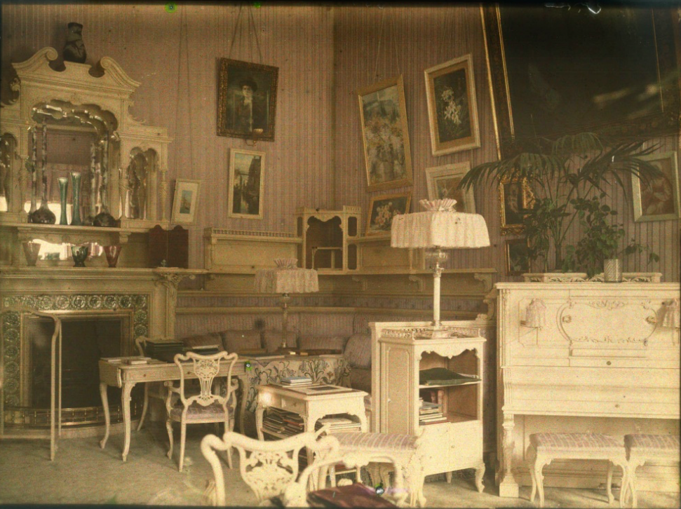 a 1918 autochrome of the mauve boudoir