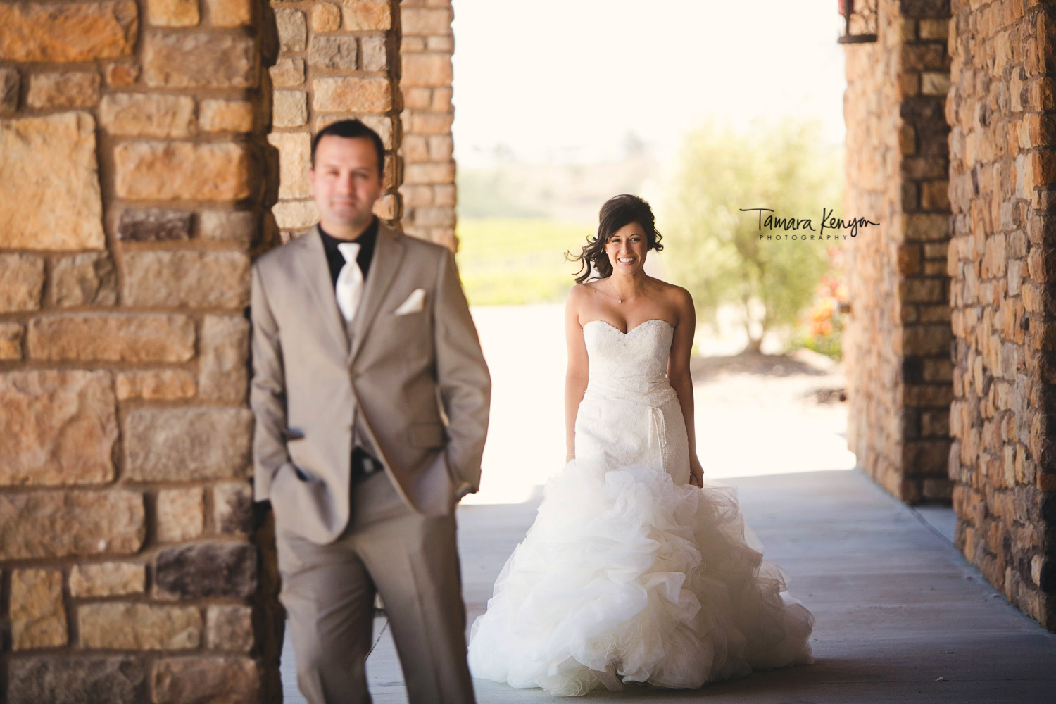 first_look_winery_wedding_pear_valley