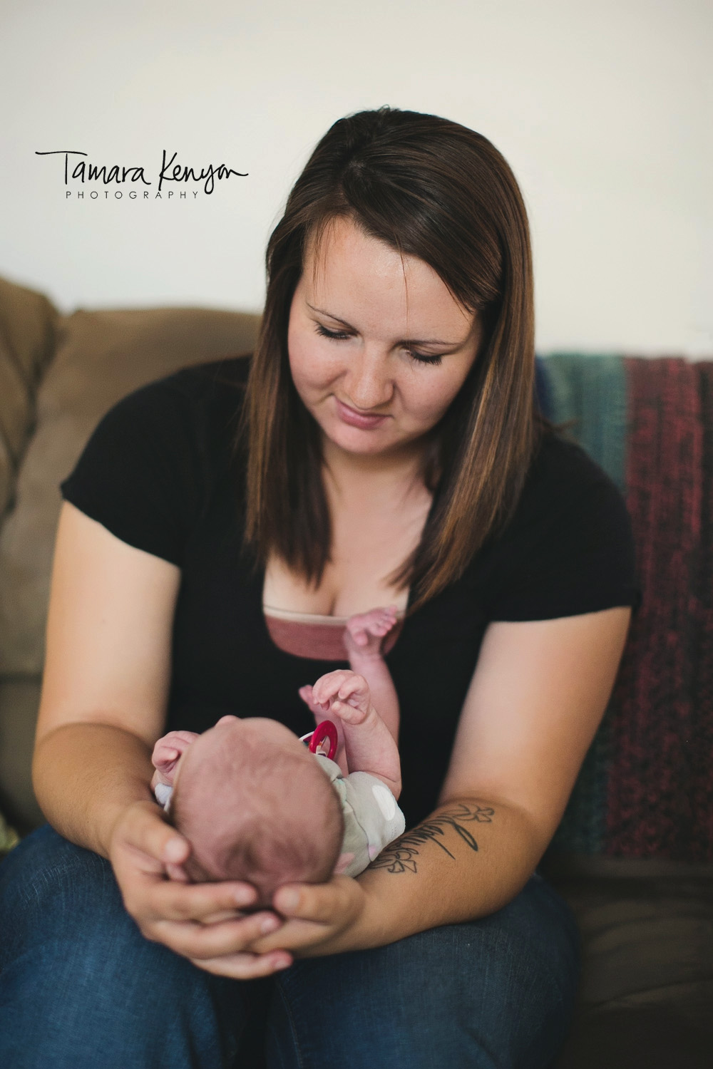 In home newborn photography boise