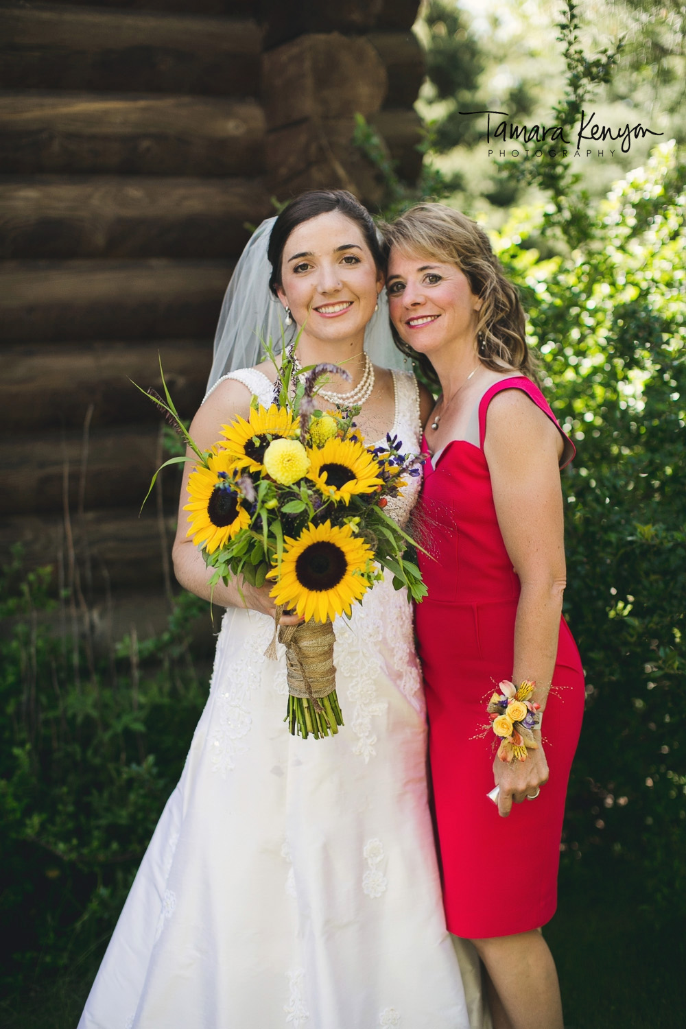 bride and mother outdoor wedding boise idaho