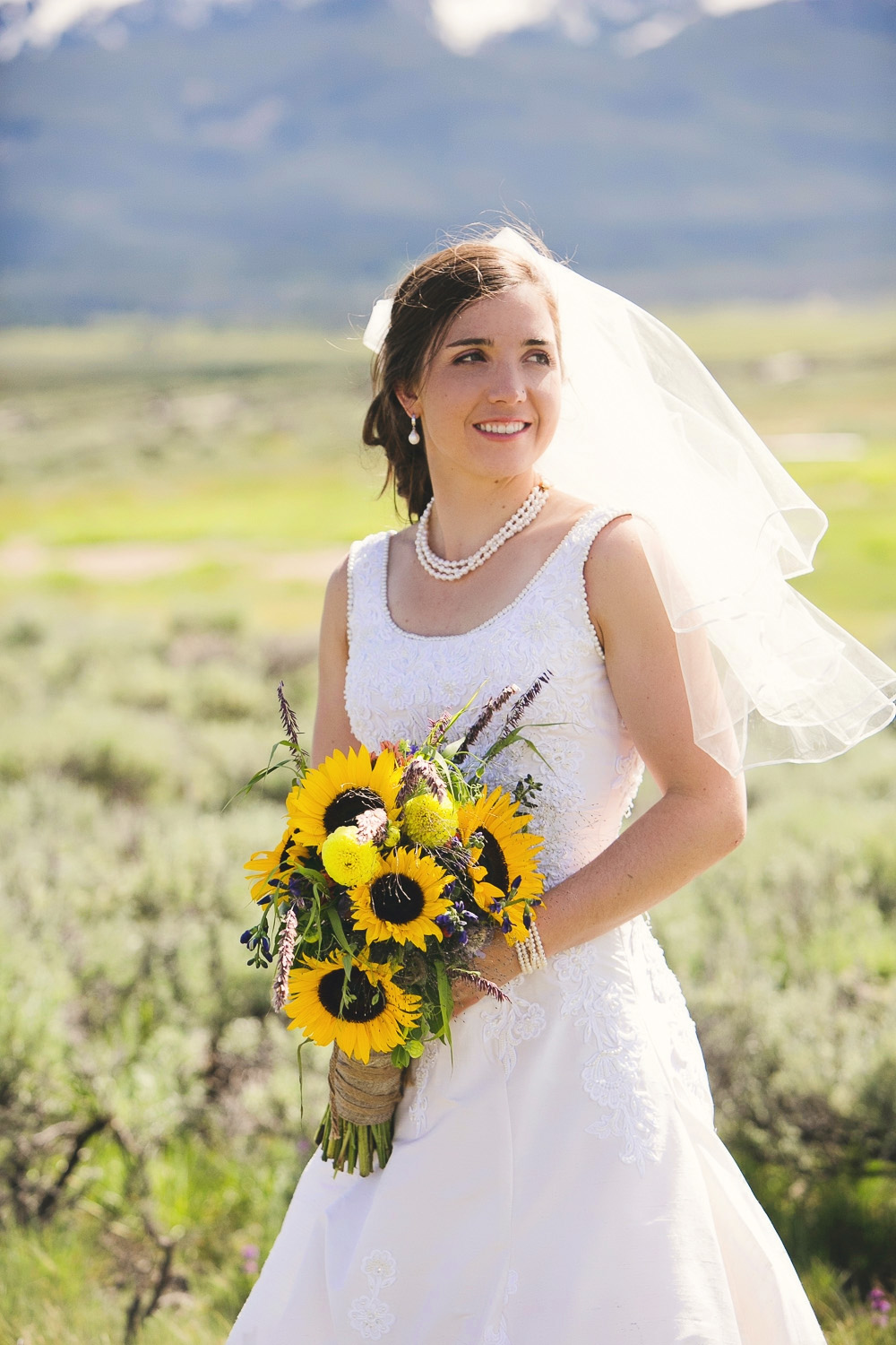 bride in the sawtooth mountains idaho