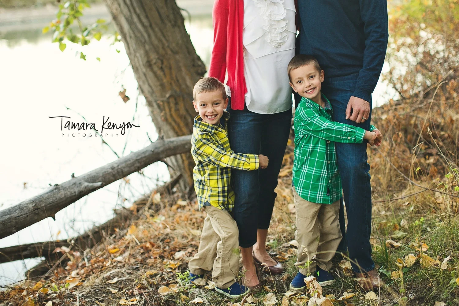 twin boys with parents