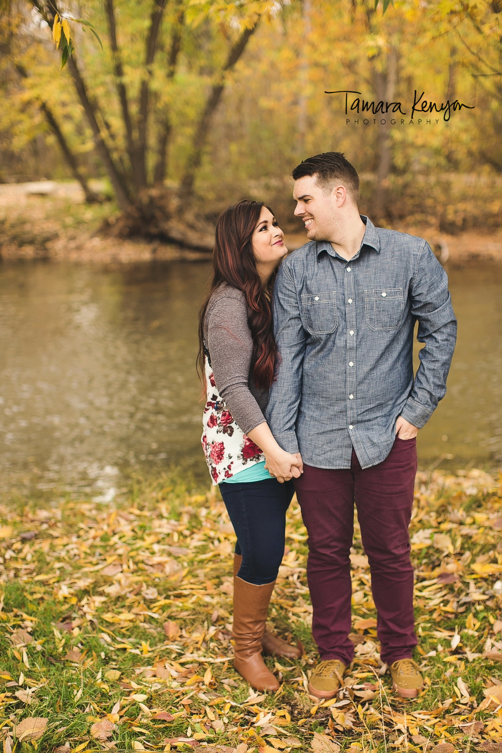 engagement photos by the boise river
