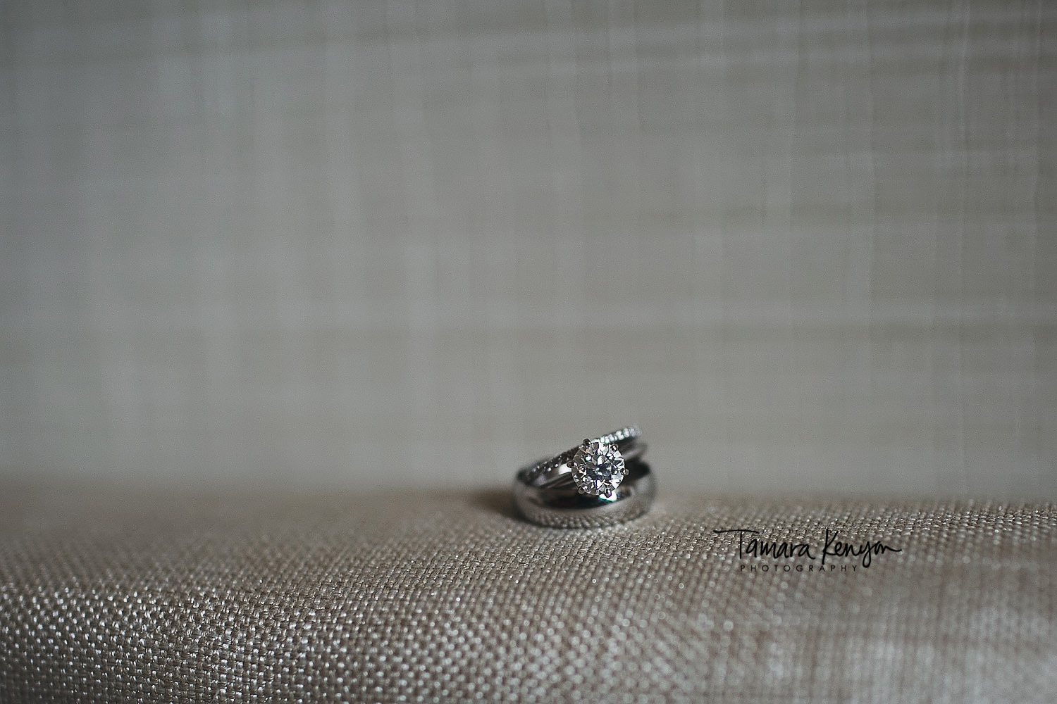 simple macro wedding ring