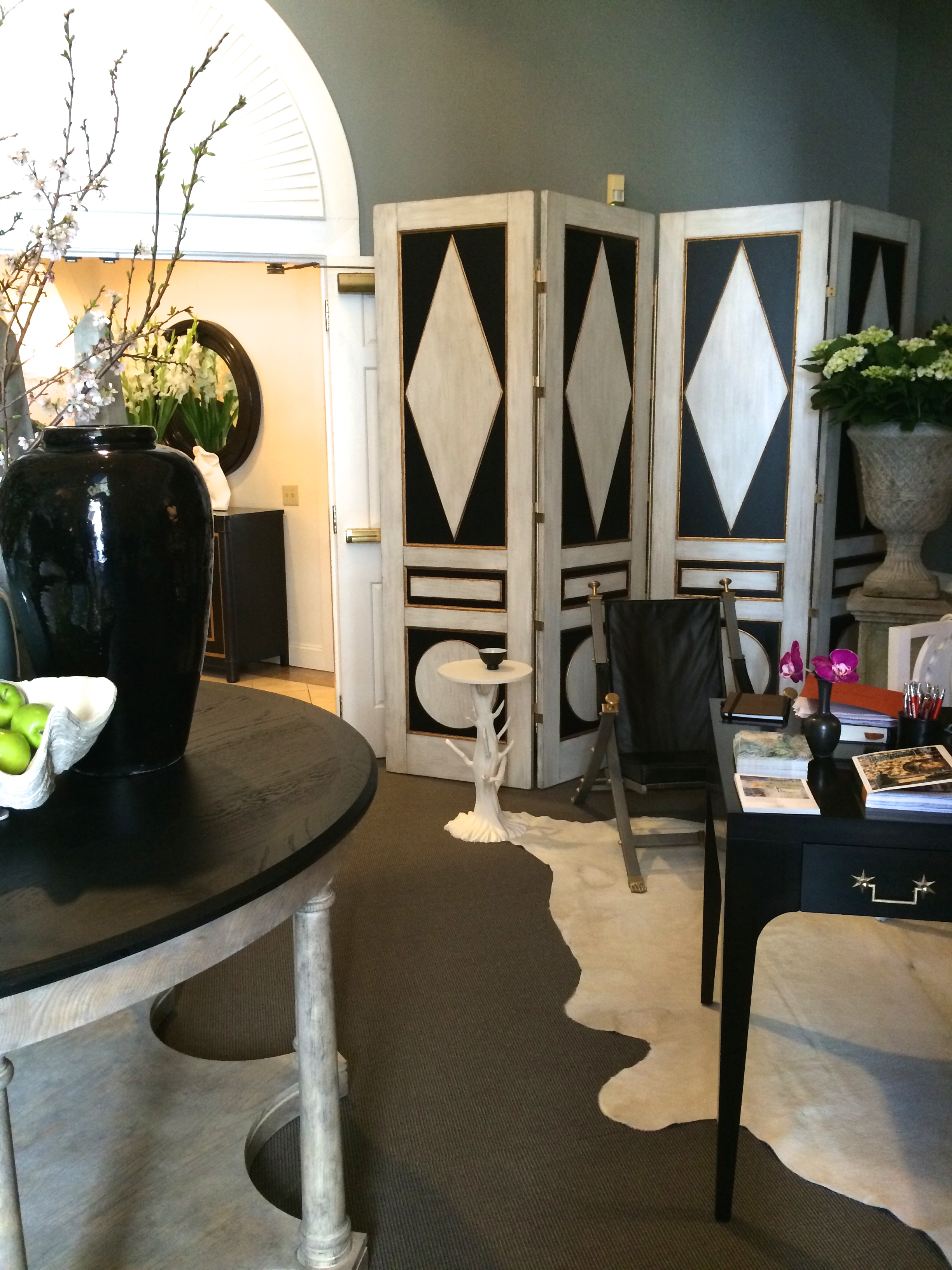 Chaddock's foyer was dressed in Mary McDonald's collection, which there are more images of down the line!