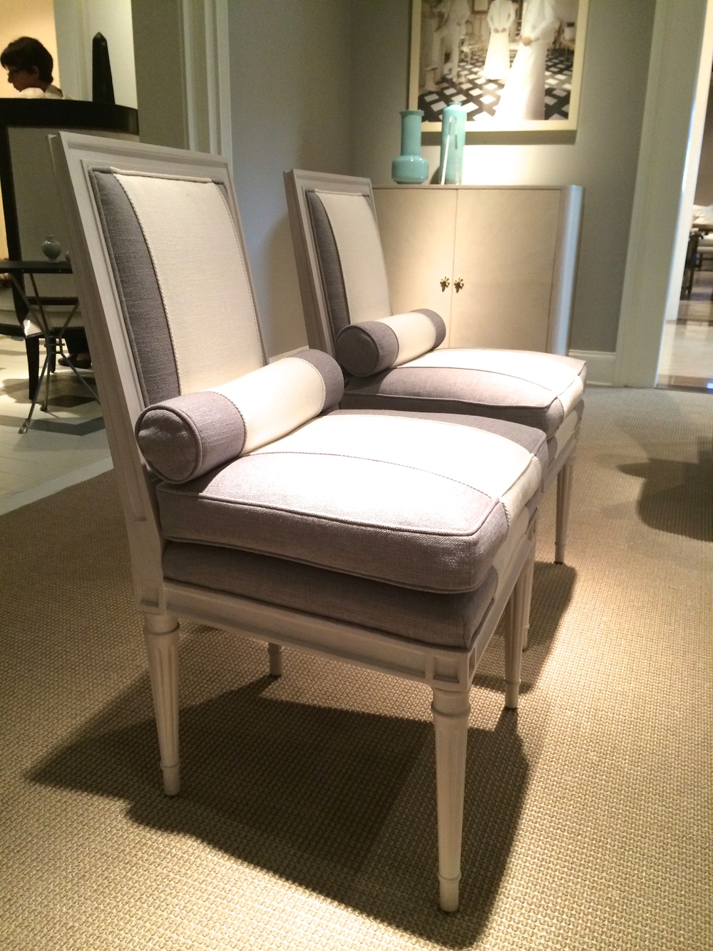  Love these clean neoclassical chairs. 