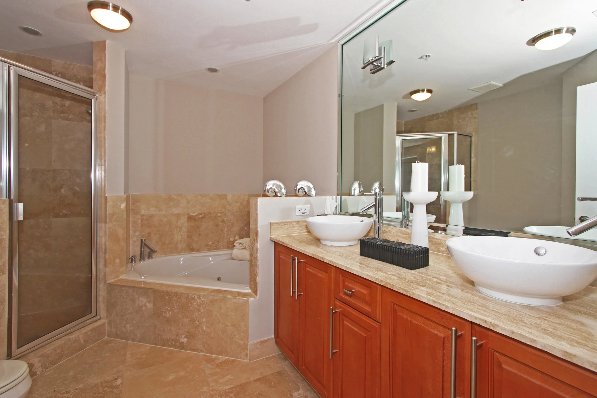 1650_galiano_st_th13_MLS_HID760832_ROOMmasterbathroom.jpg