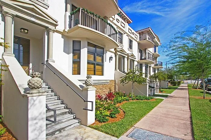porch_700.jpg