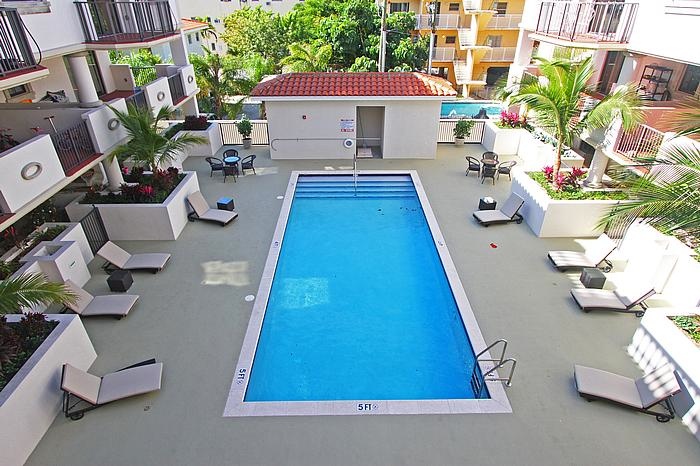 pool1_700.jpg