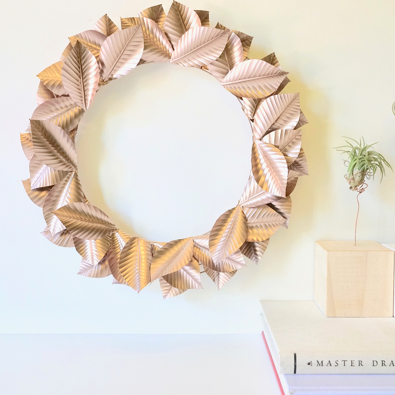 DIY Aluminum Wreath - Hunker.com