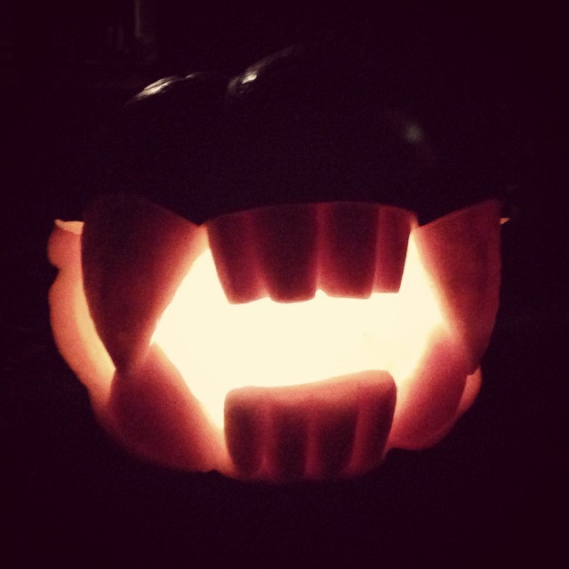 #pumpkincarving with the wife @shannonbonatakis #hellmouth