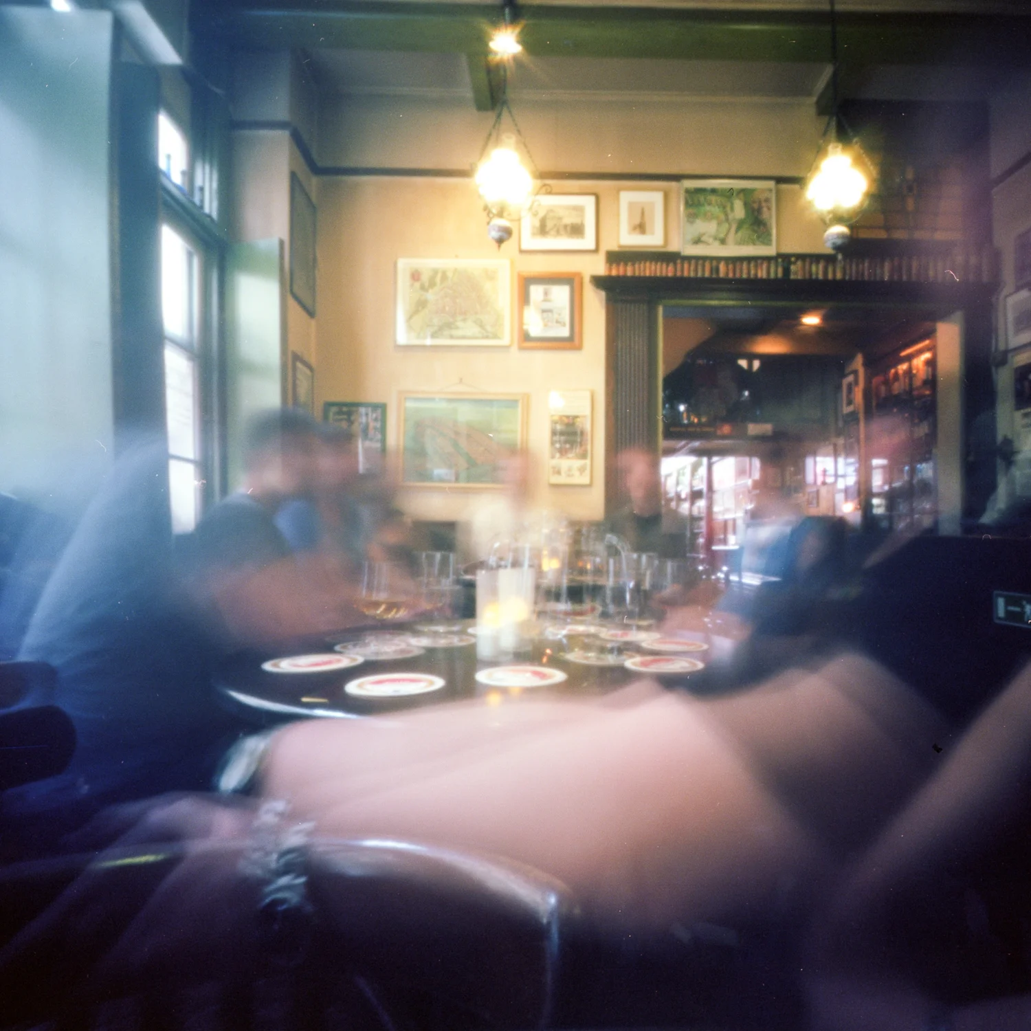 Pinholers enjoying jenever.