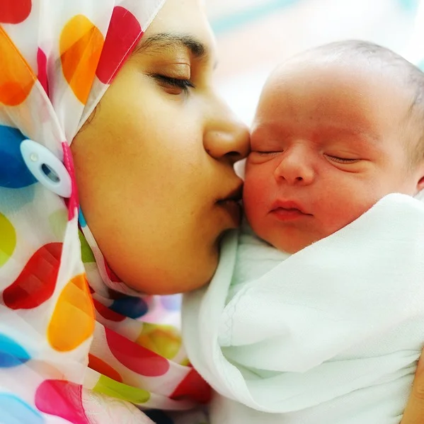 How to care for single moms and their newborns