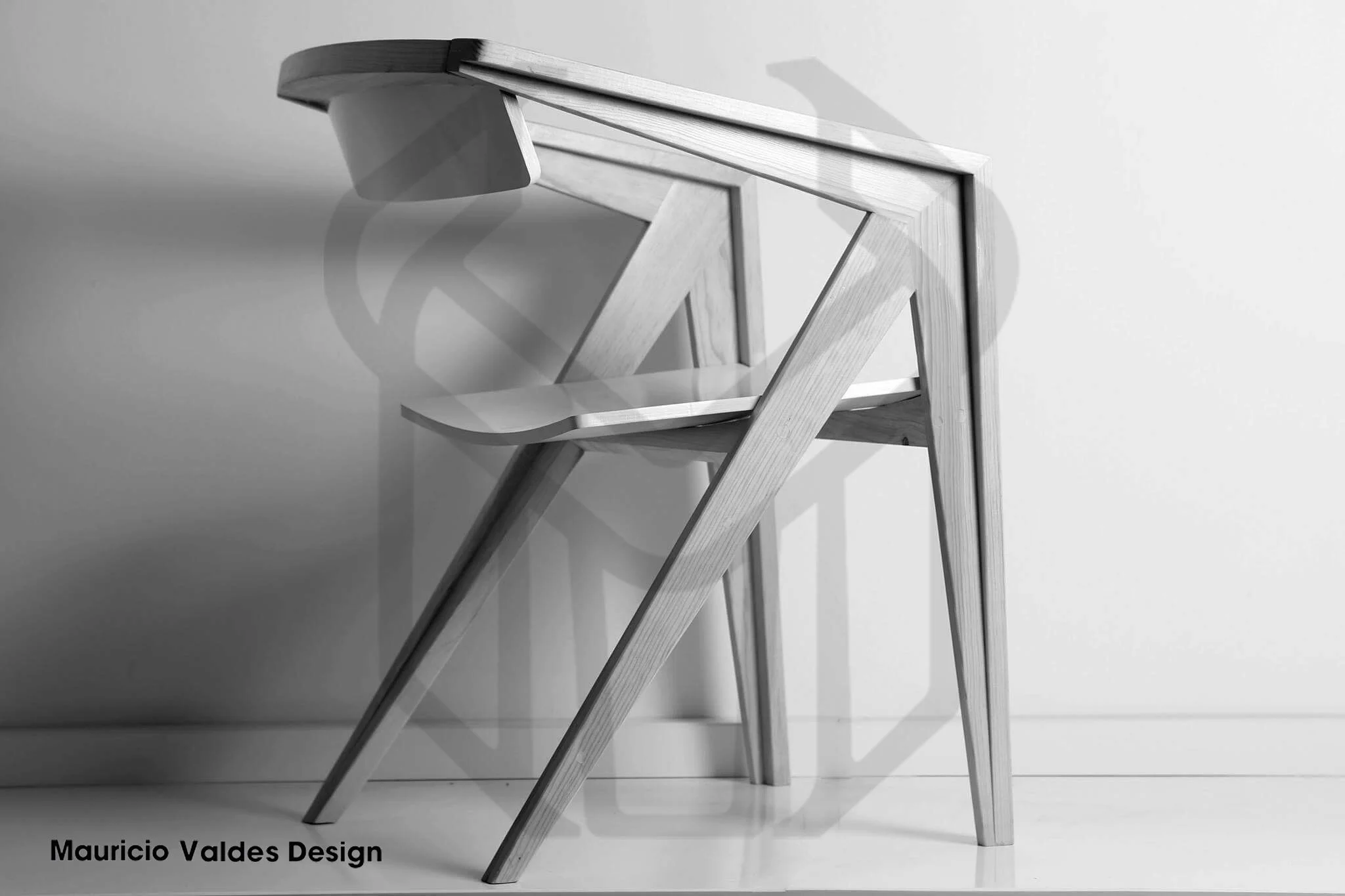 LA SILLA FLECHA / the arrow chair ©®™