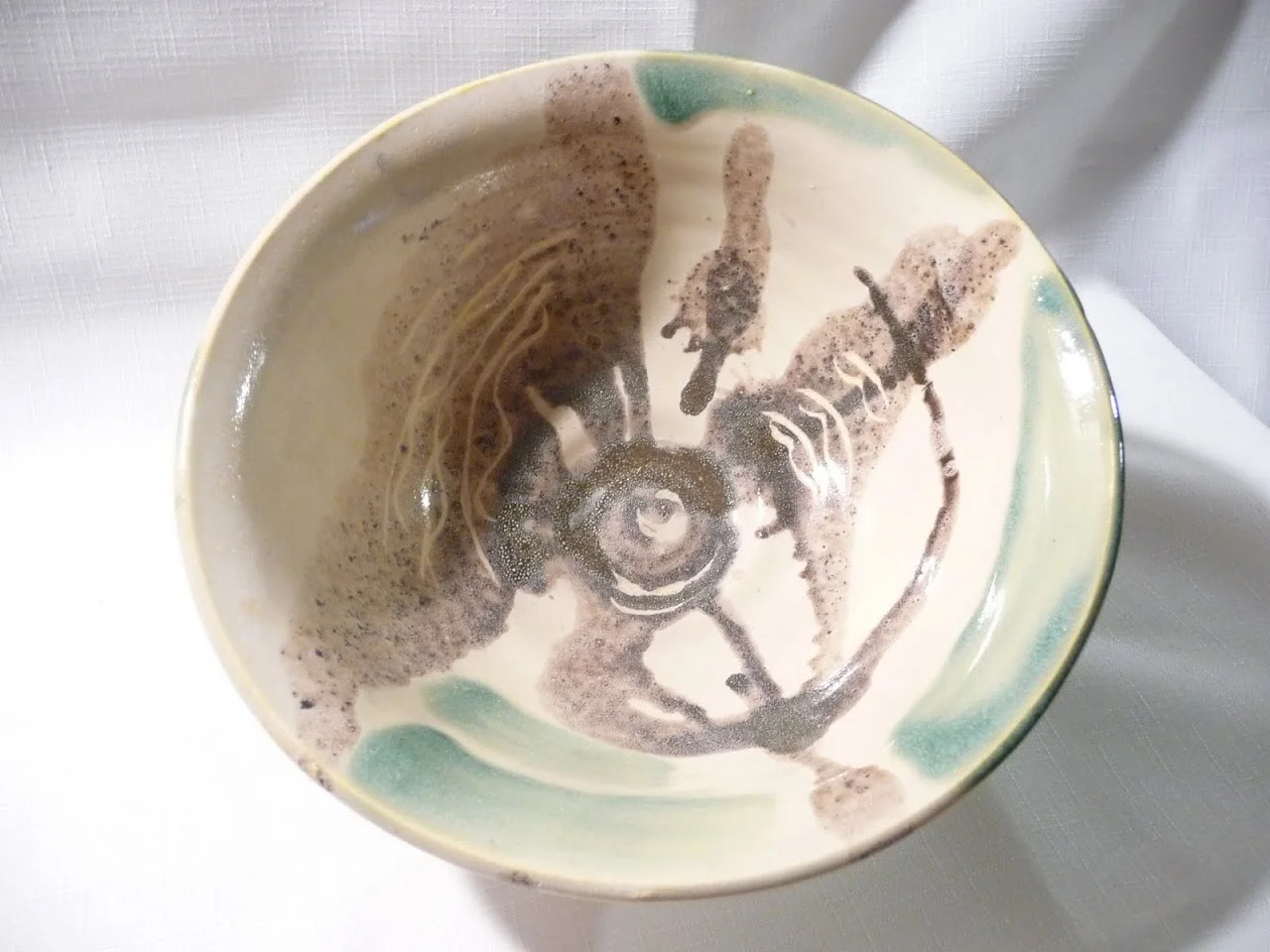 Large Rimmed Serving Bowl