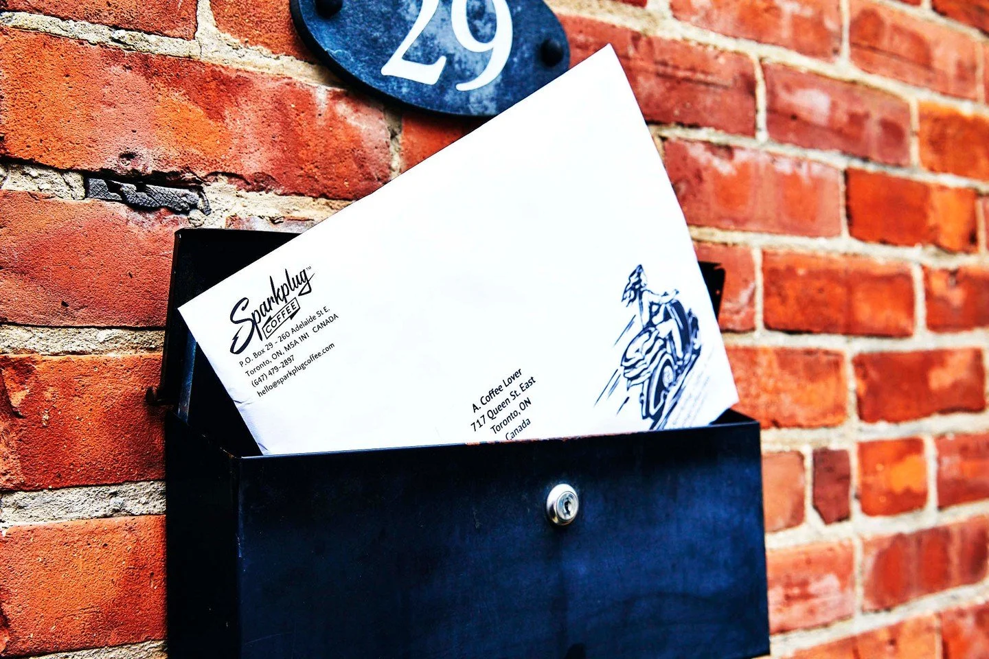 Who doesn't love getting something special in the mail?! ☕️ Go as far as your mailbox for GREAT coffee! 📬⁠
⁠
Sparkplug Coffee's AUTOPILOT is our PERSONALIZED coffee plan - DELIVERED - with perks!⁠
⁠
1. Pick YOUR style ⁠
(Dark Roast to game changing 
