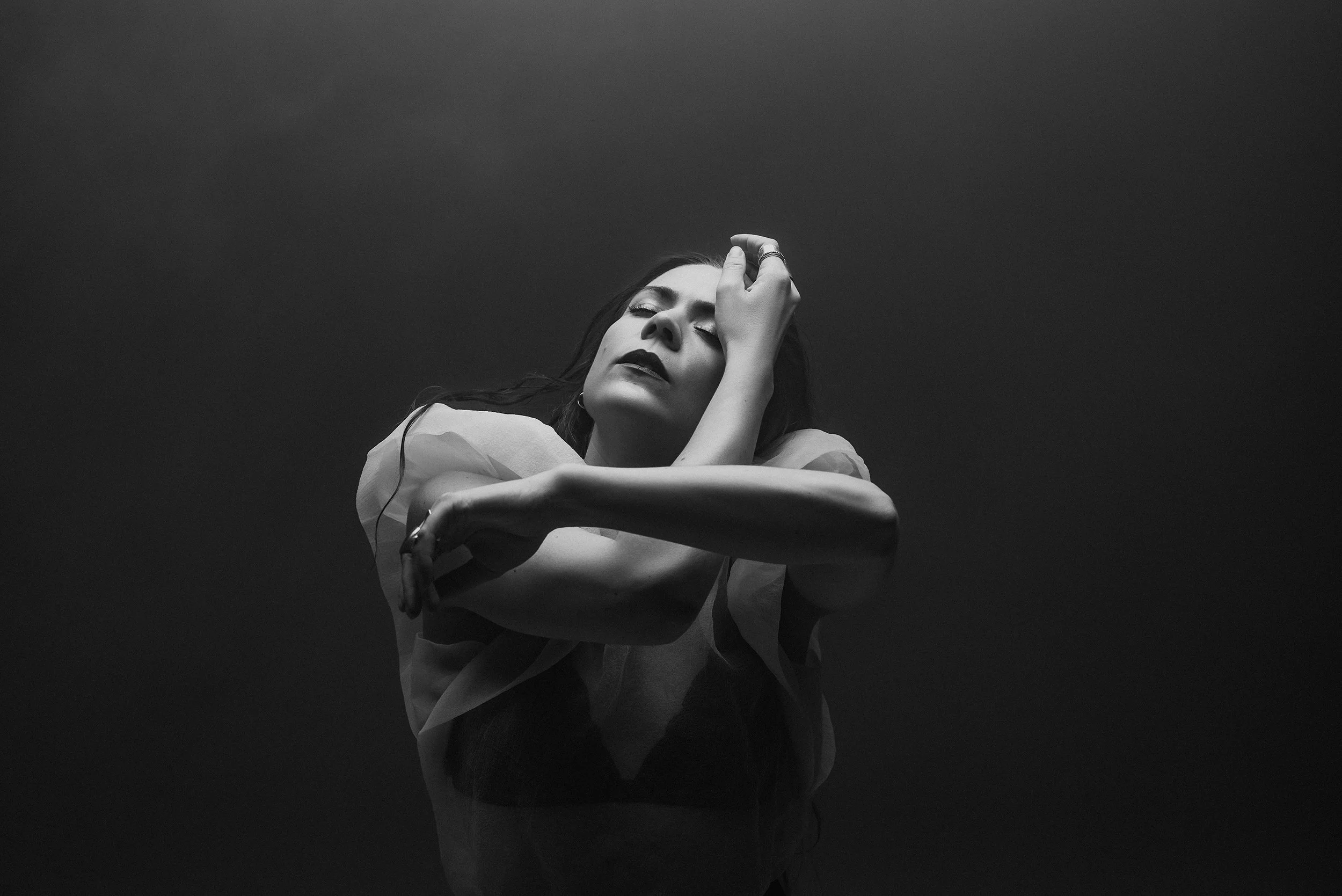 dramatic-dancer-portrait-blackandwhite.jpg