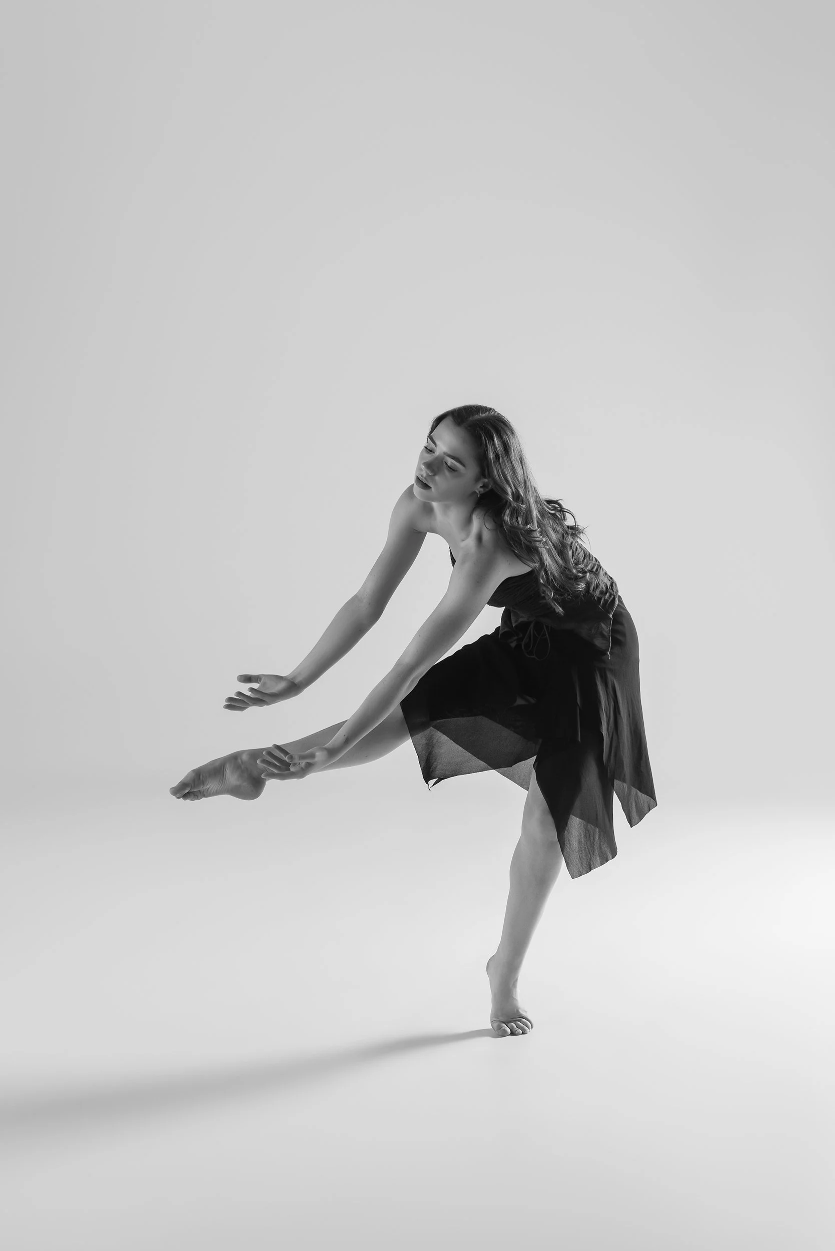 dancer-reaching-for-leg.jpg