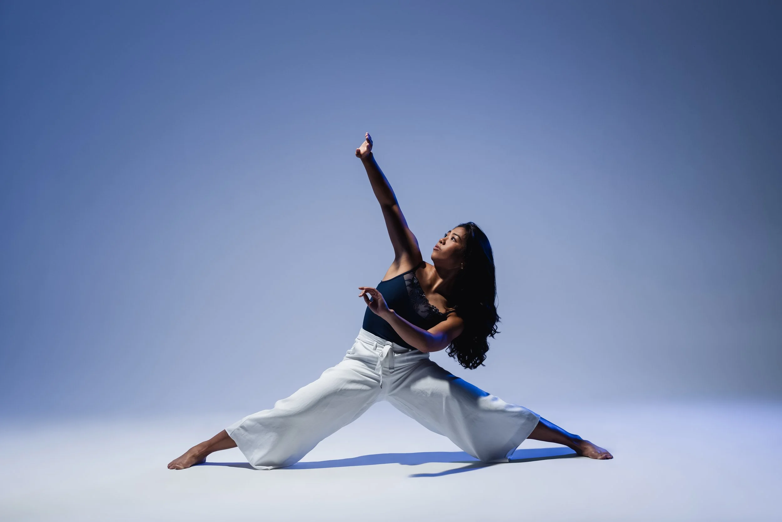blue-backdrop-dancer-in-splits.jpg