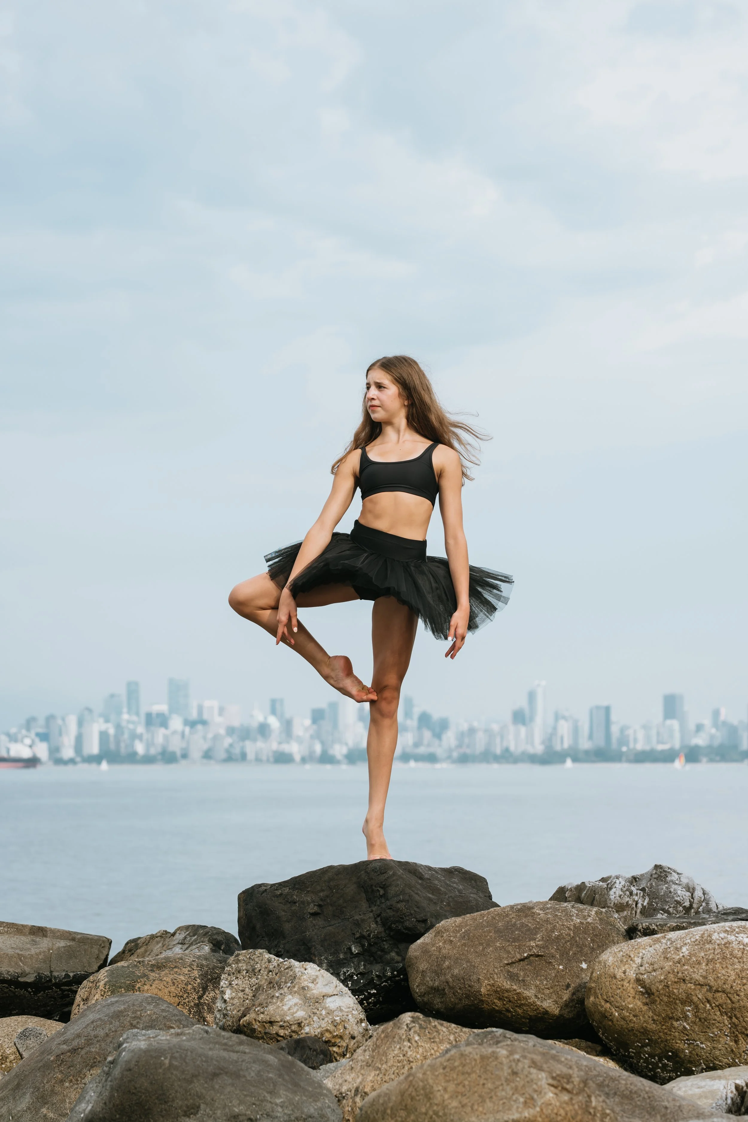 dancer-infront-city-skyline-ocean.jpg